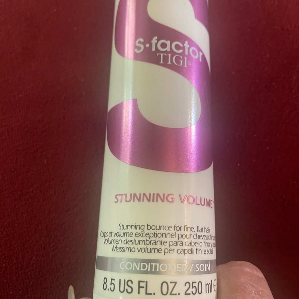 Tigi volume shampoo - Picture 2 of 2